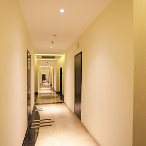 Oyo 9771 Hotel Glitz Westend Inn